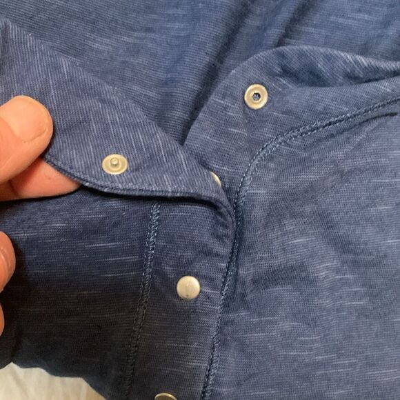 Horny toad, ladies medium, long sleeve T shirt, 1/4 button down, like new - Picture 11 of 12